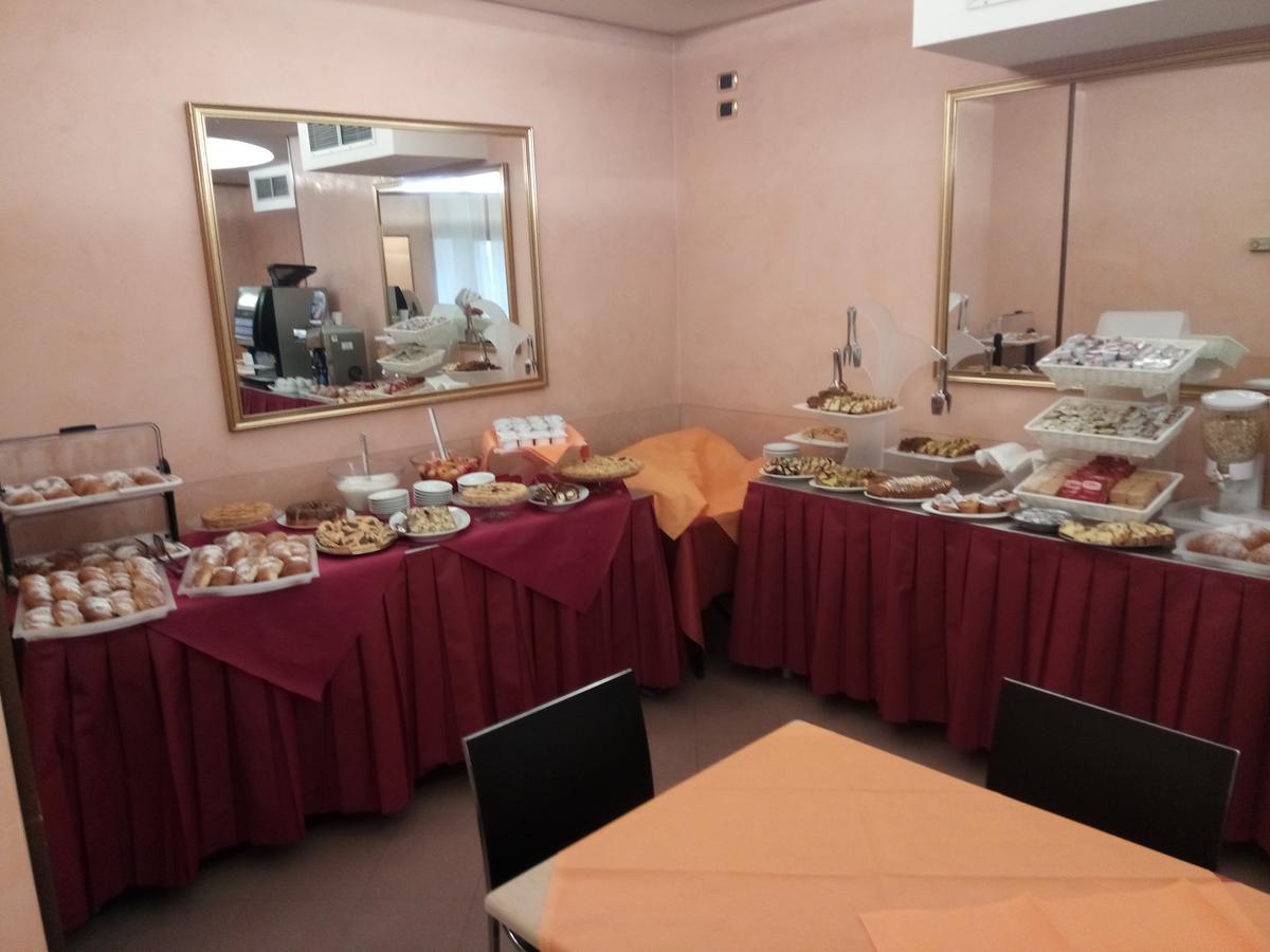 Hotel Manola Rimini Dış mekan fotoğraf